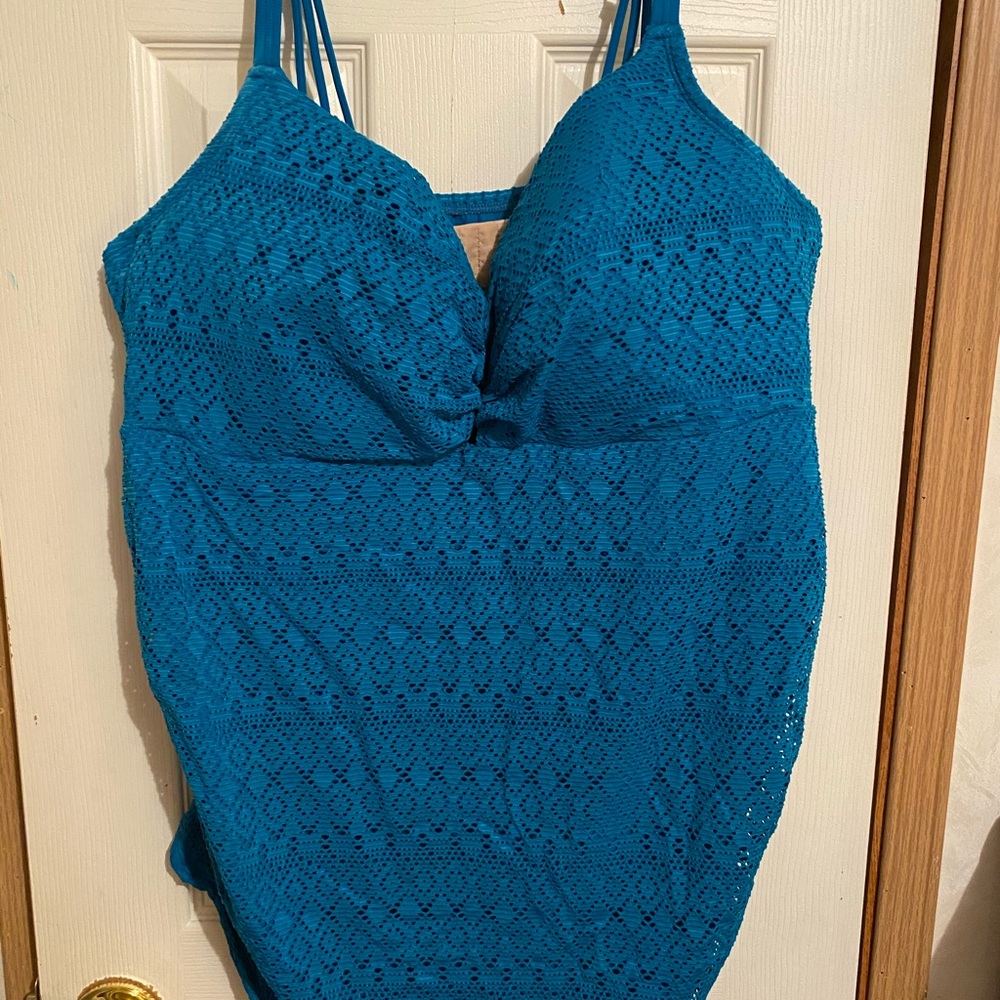 Lane Bryant 44dd Cacique swim top